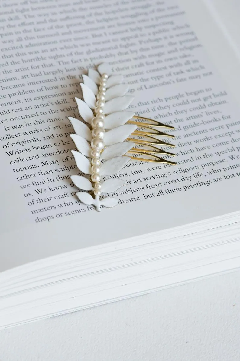 Enameled leaf hair comb with pearls - Juno