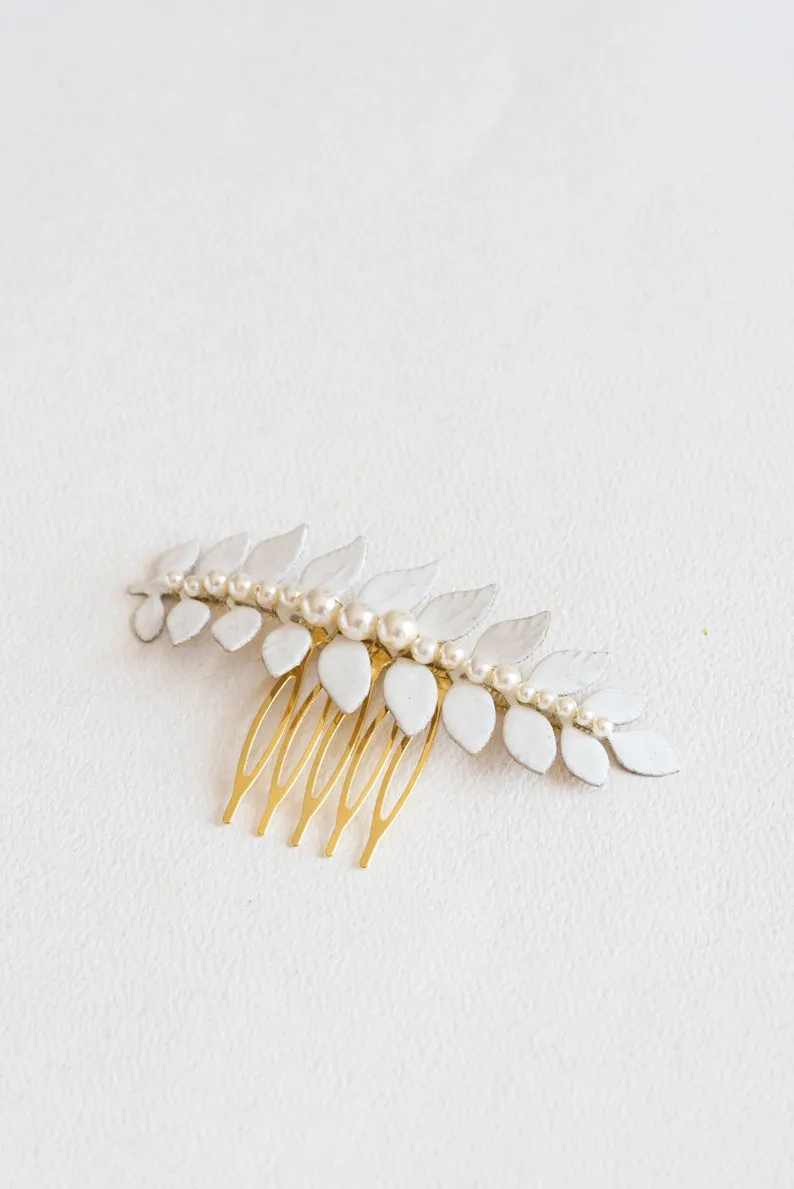 Enameled leaf hair comb with pearls - Juno