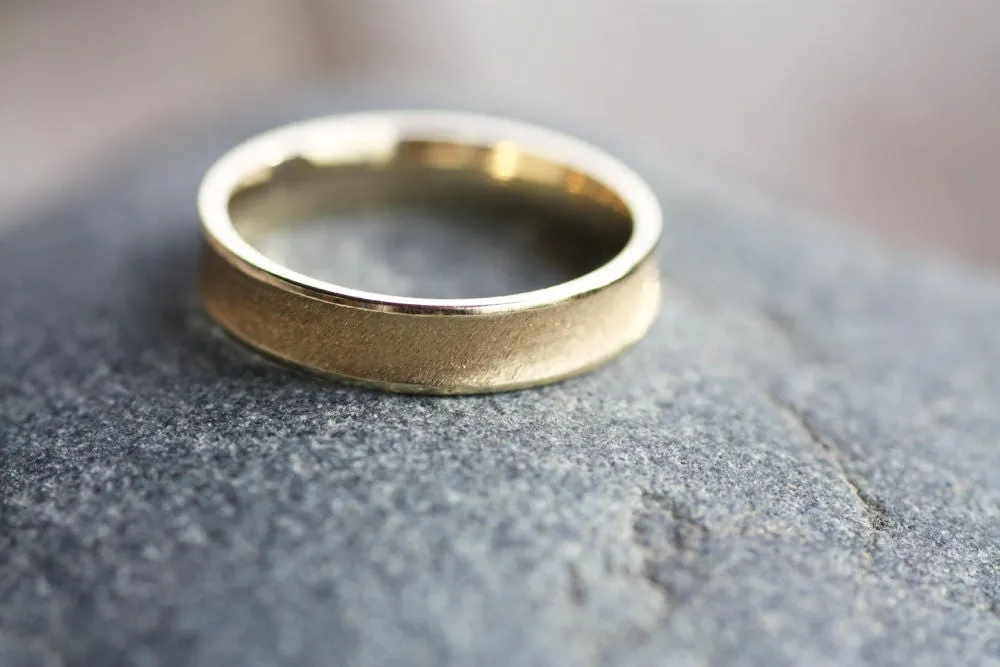 Personalized Gold Wedding band