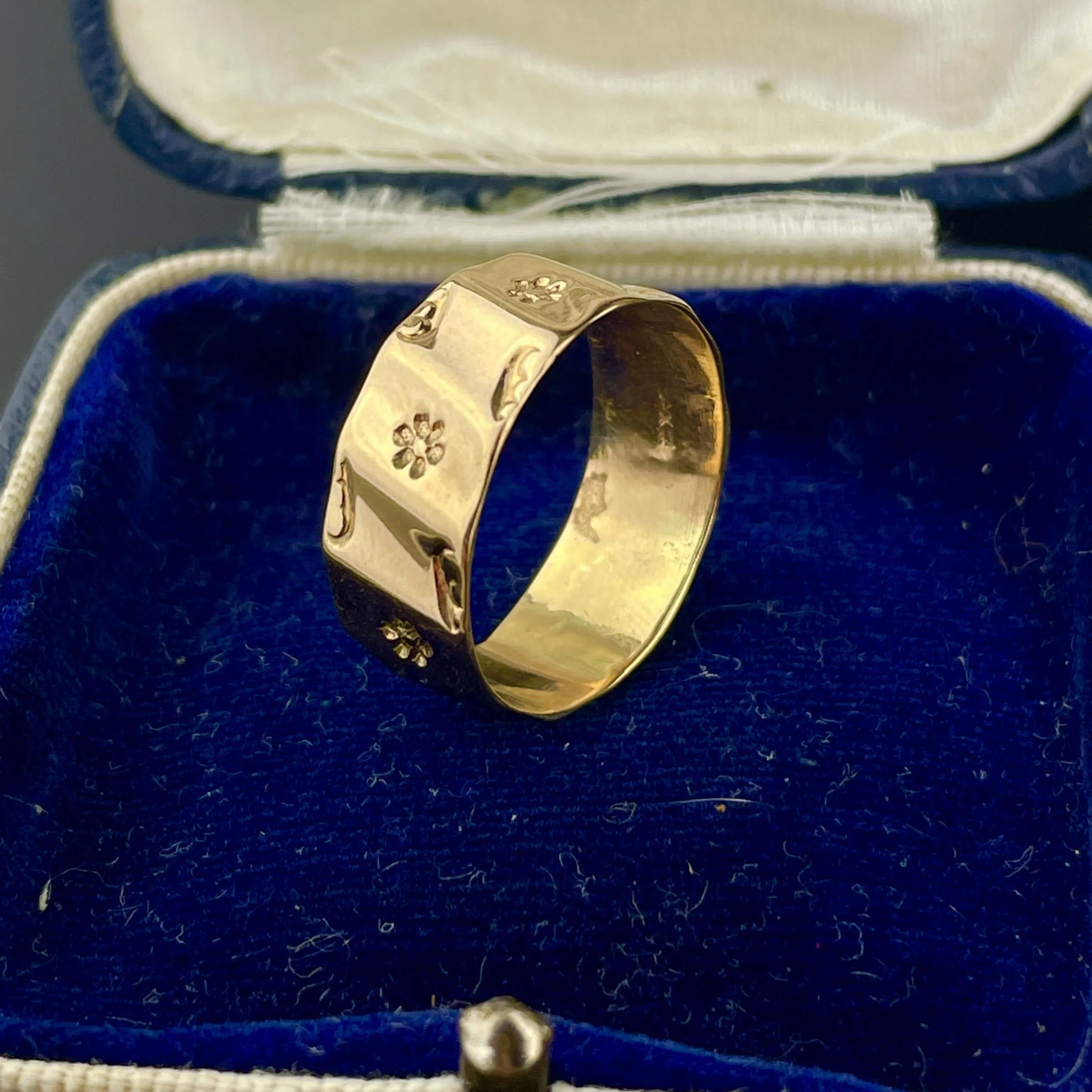 Vintage Wide Gold Floral Eternity Band Ring, Sz 7.50